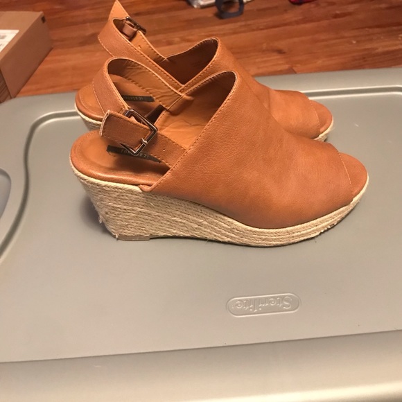 Forever 21 Shoes - Women’s Open Toed Tan Wedges